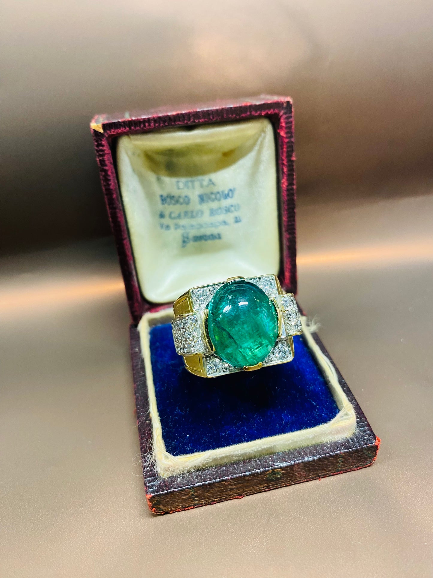 Anello smeraldo cabochon