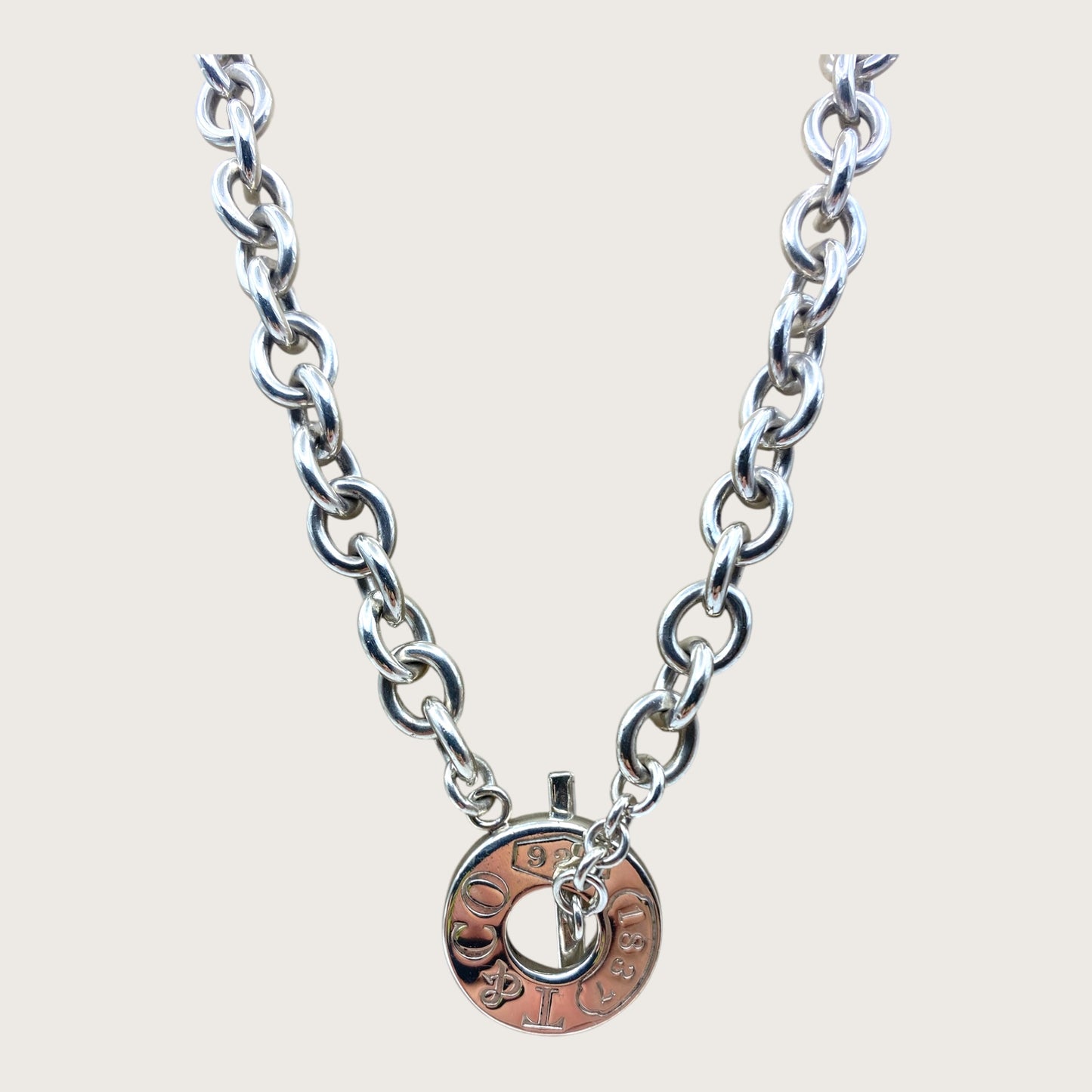 Collana a maniglia Tiffany e Co con chiusura toggle