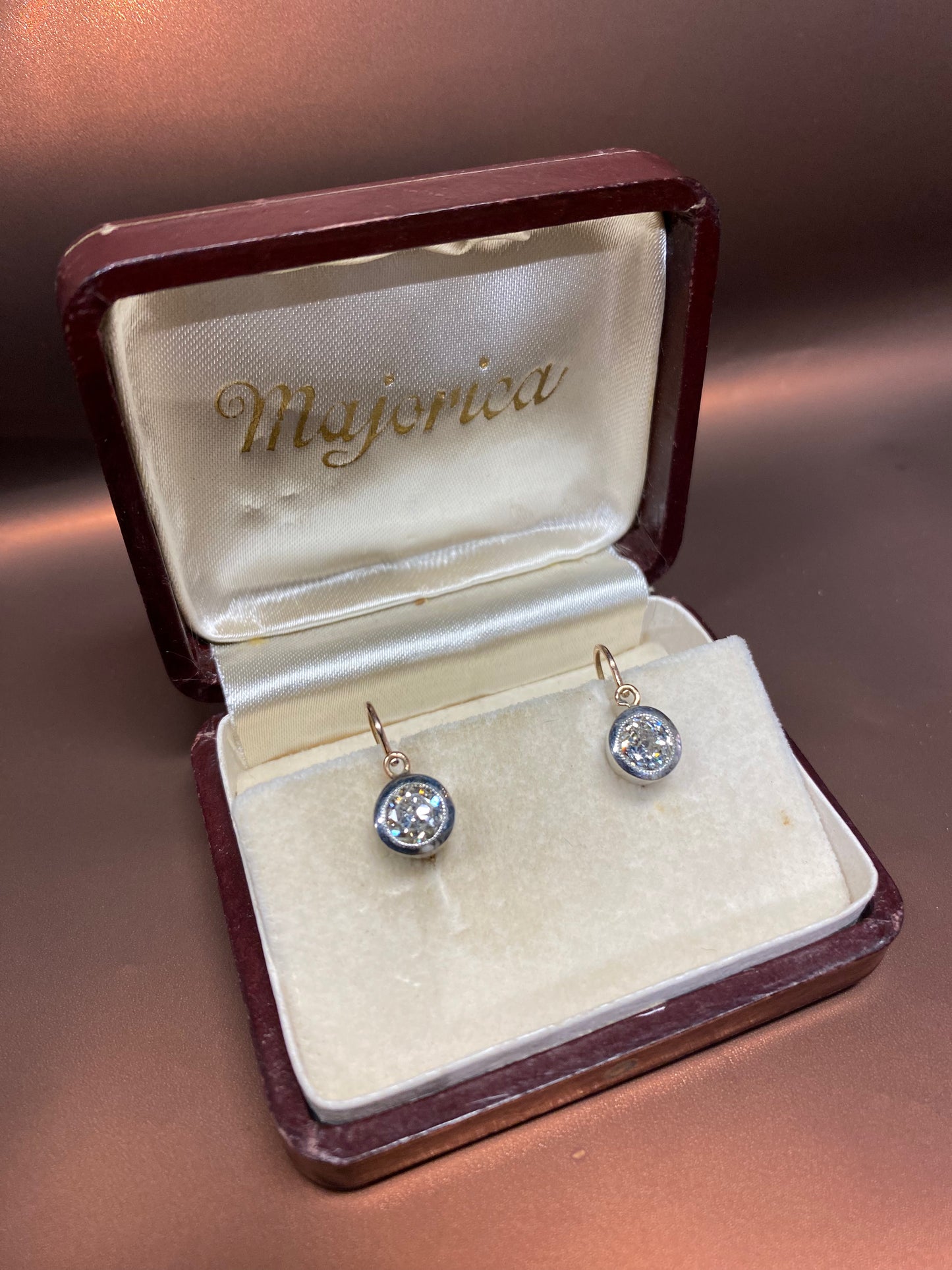 Orecchìni a Monachella