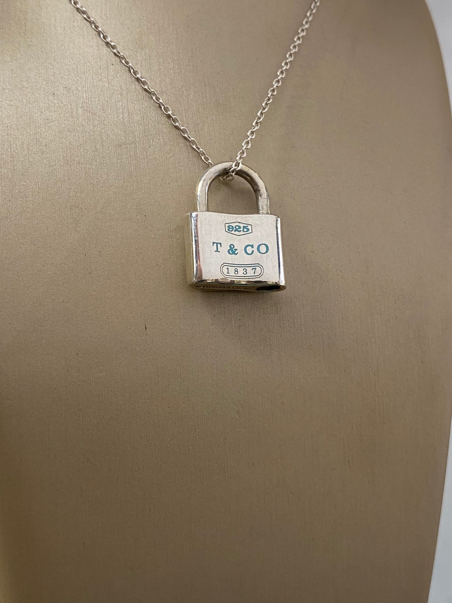 Collana con lucchetto Tiffany & Co.