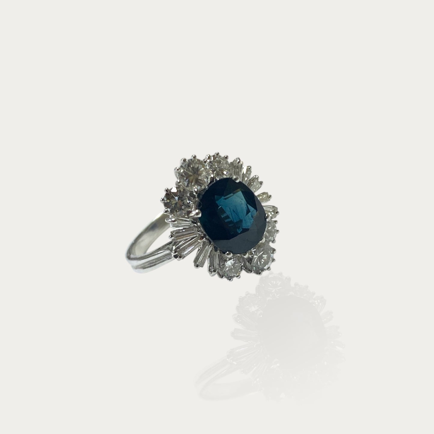 Anello zaffiro centrale