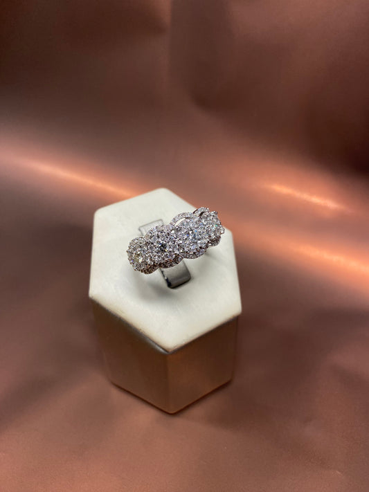 Anello pave’ di brillanti