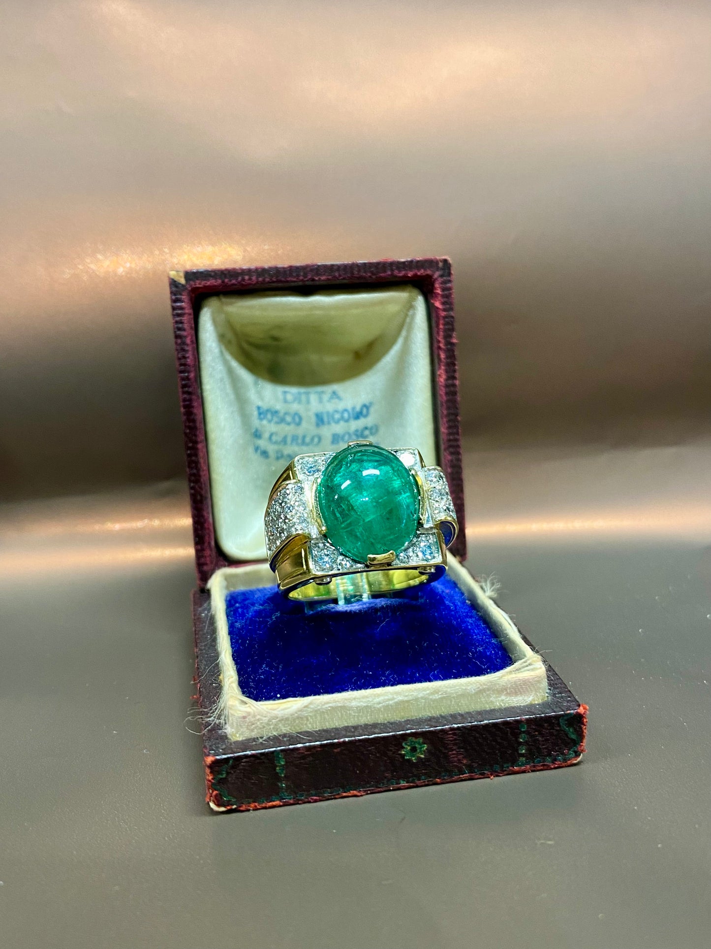 Anello smeraldo cabochon