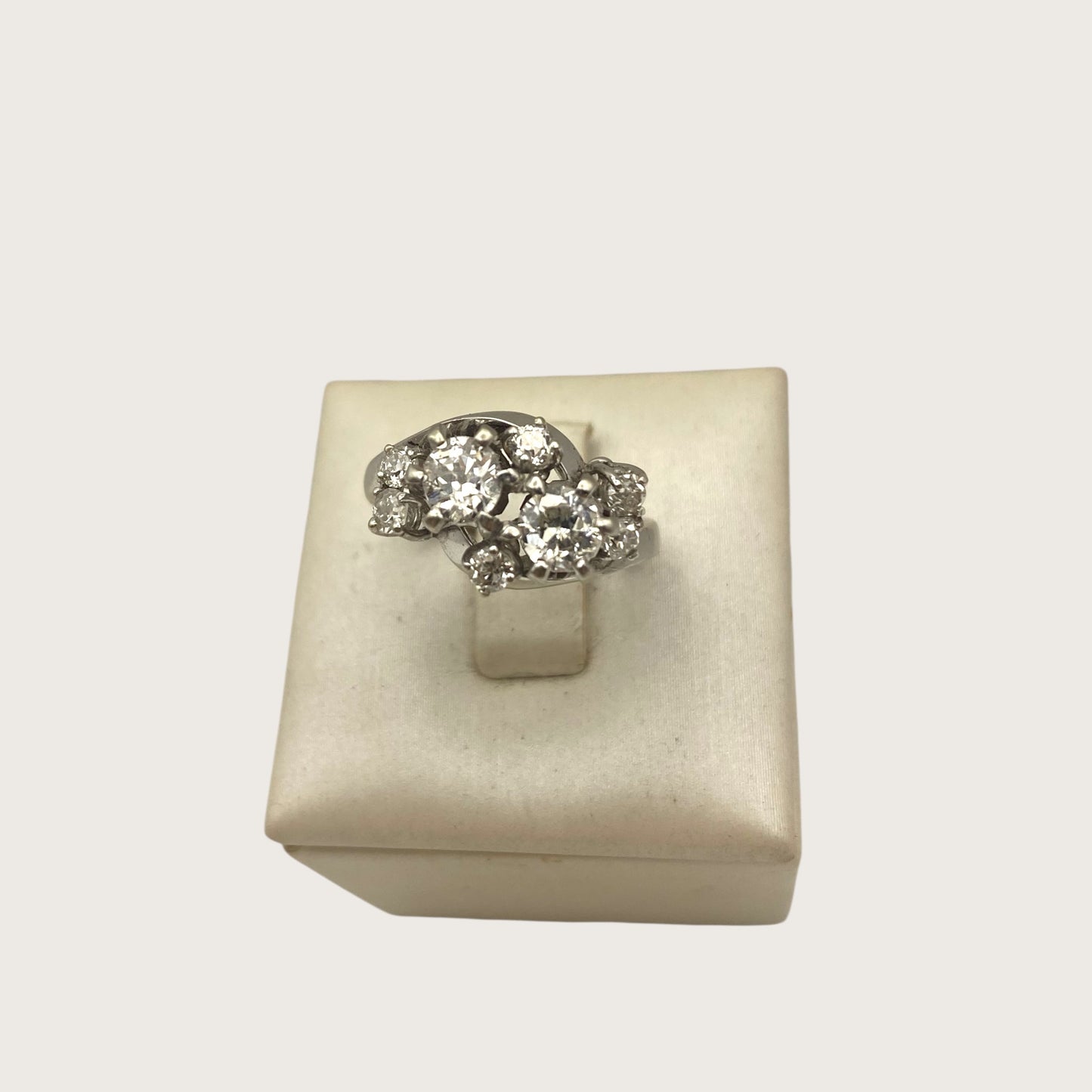 Anello contrarié