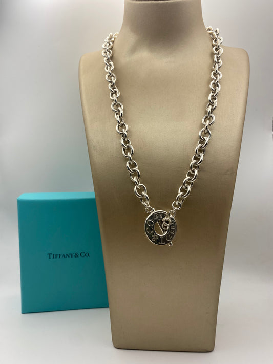 Collana a maniglia Tiffany e Co con chiusura toggle