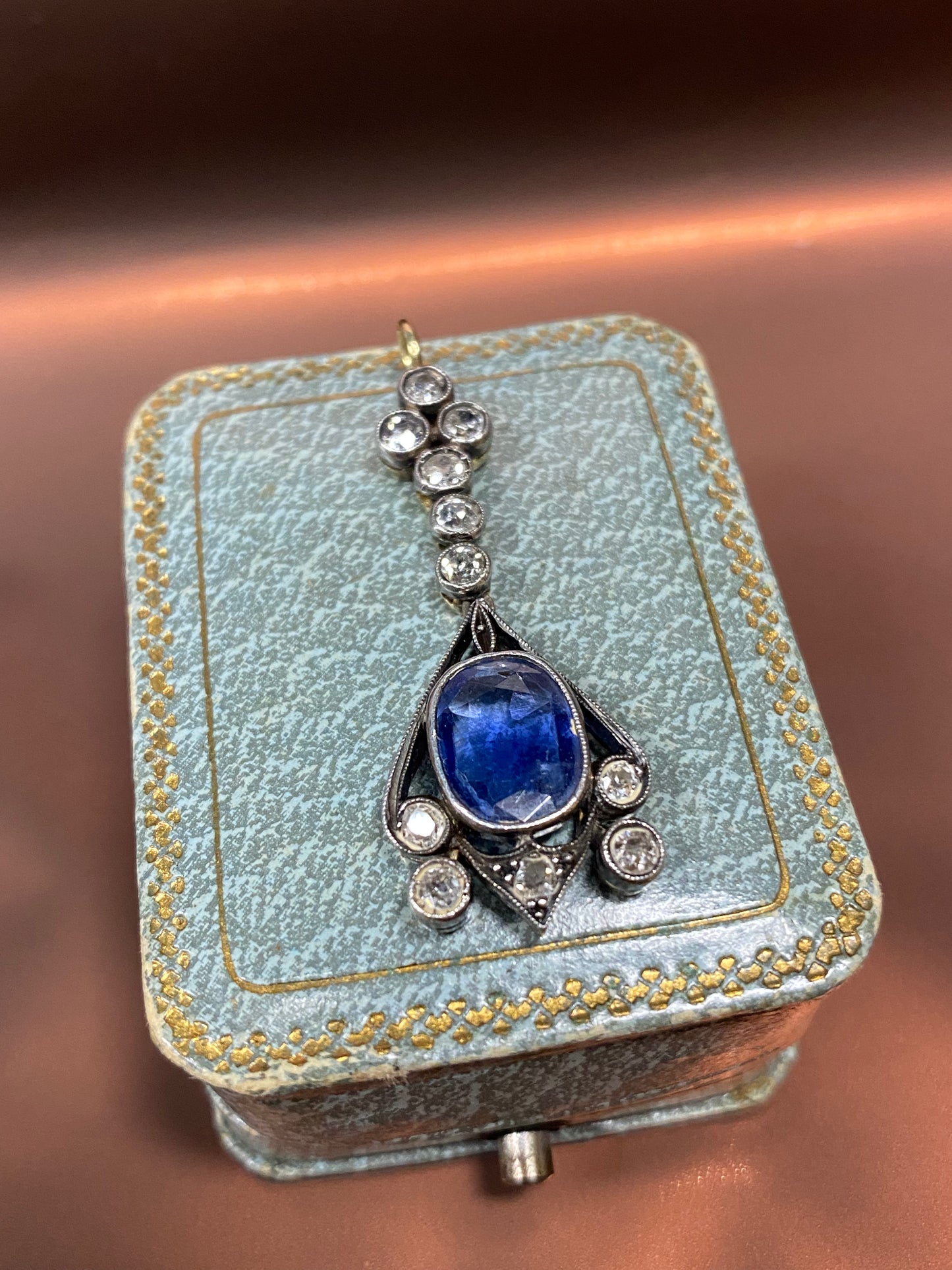 Ciondolo fine 800 con zaffiro naturale