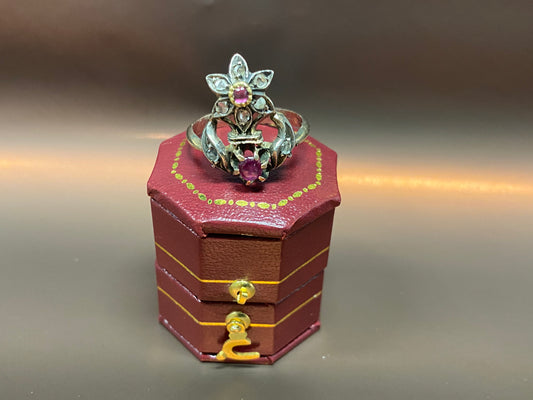 Anello vittoriano con rubini