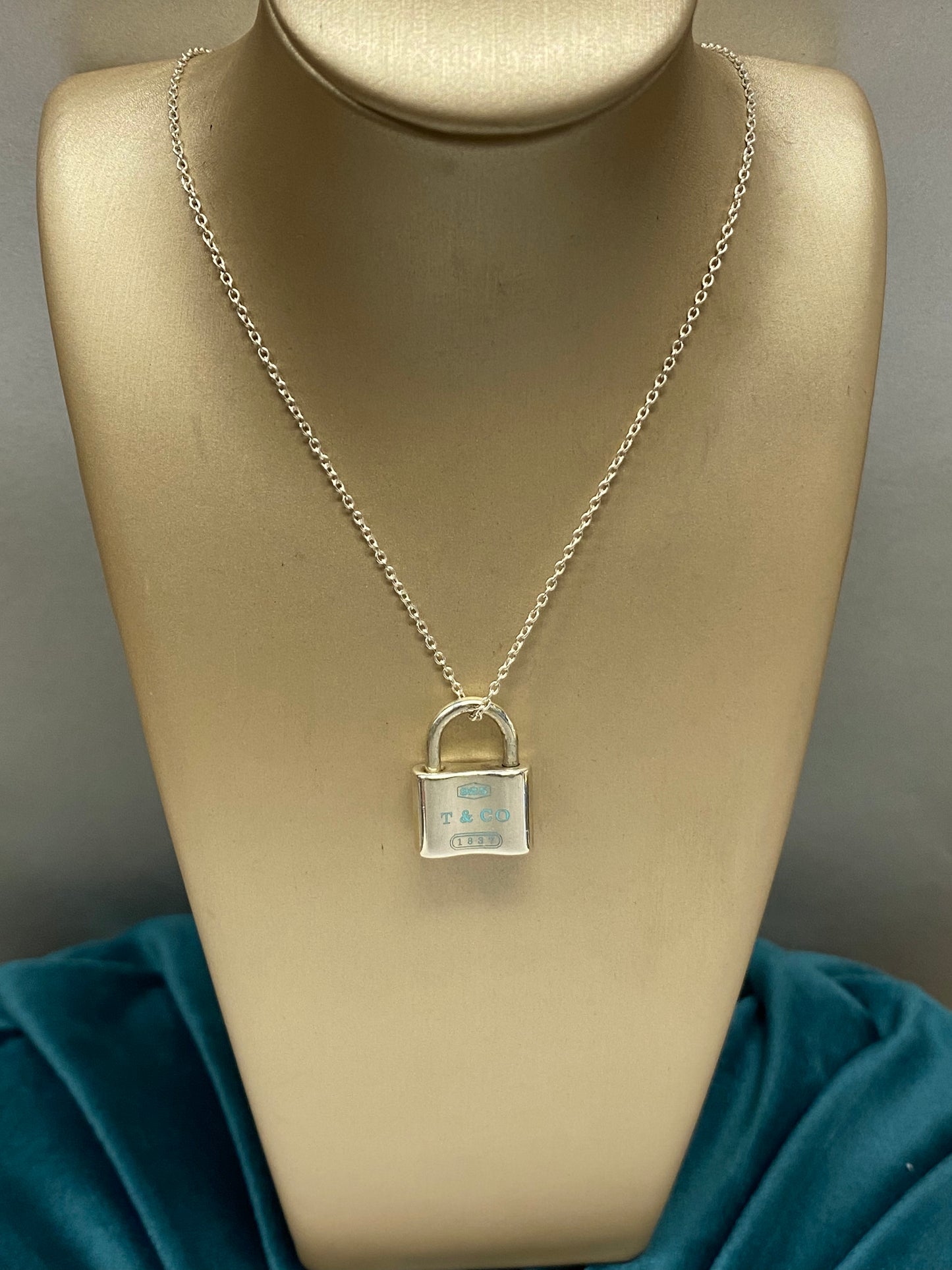 Collana con lucchetto Tiffany & Co.