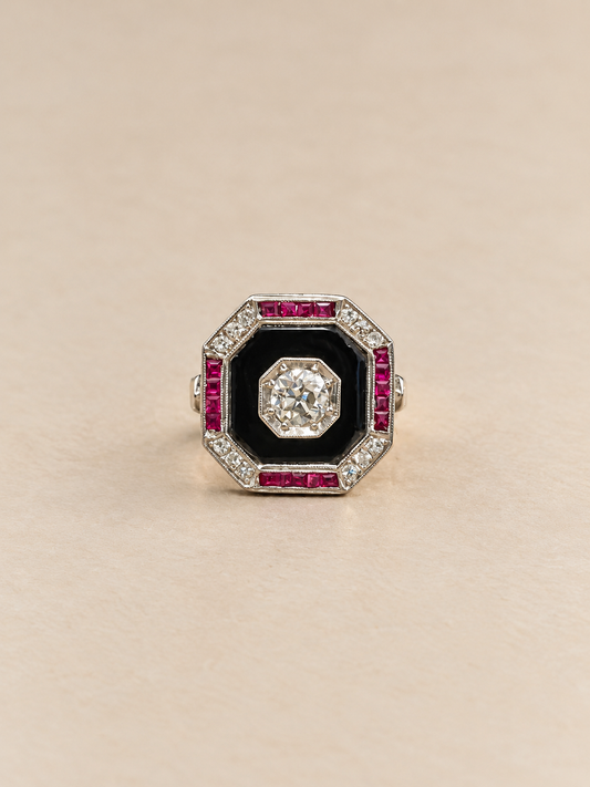 Anello art Déco con onice e rubini