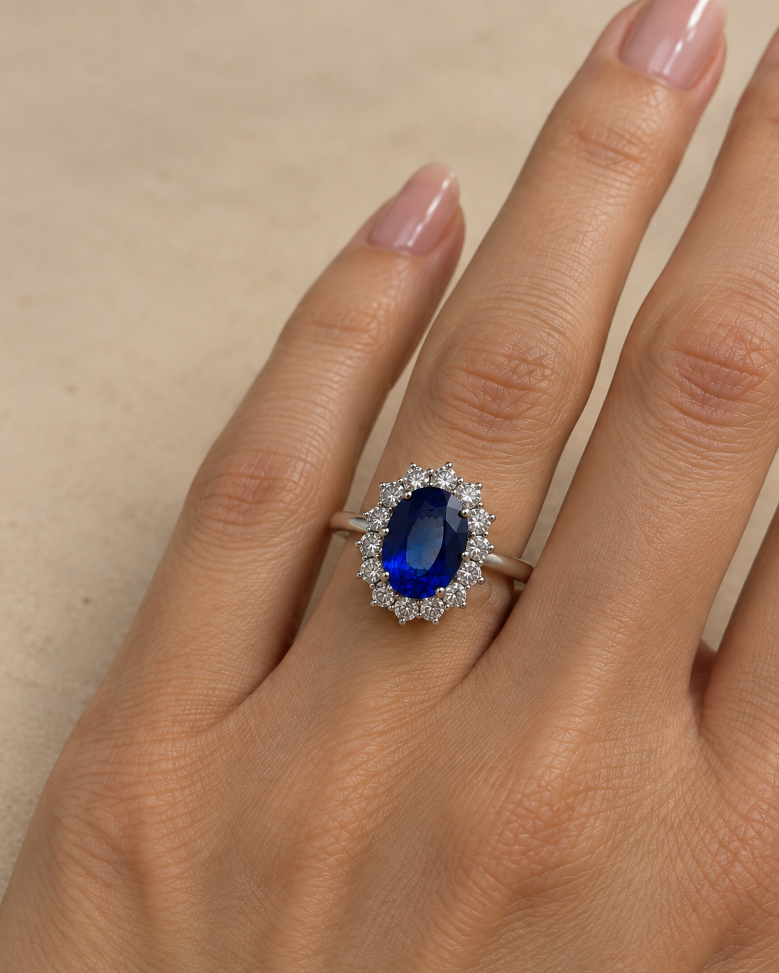 Anello con zaffiro e diamanti