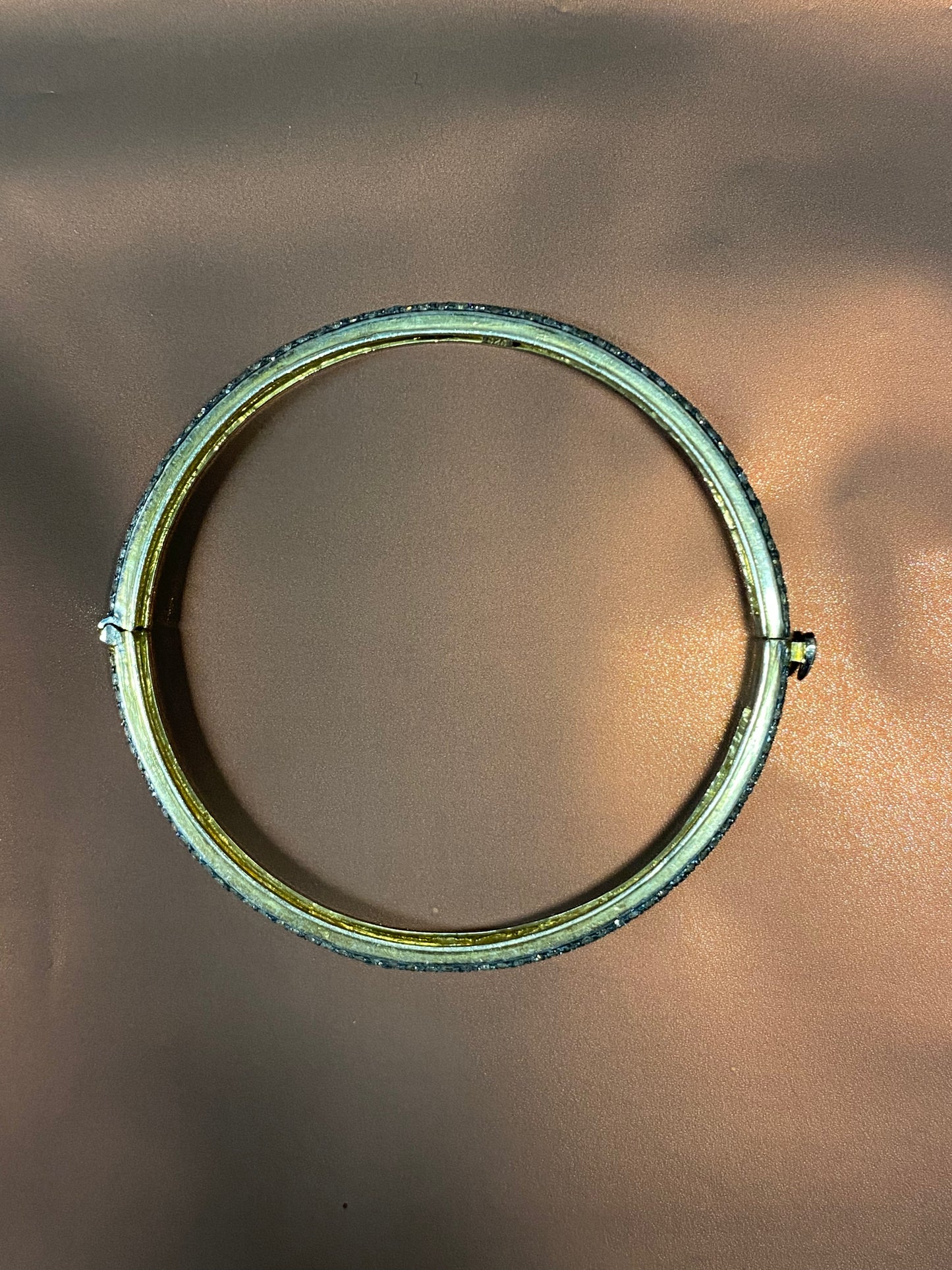 Bracciale bangle con diamanti